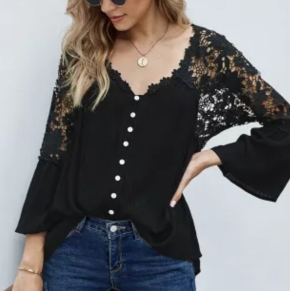 ๐HP๐1 Small left New lace crochet top - Picture 5 of 11